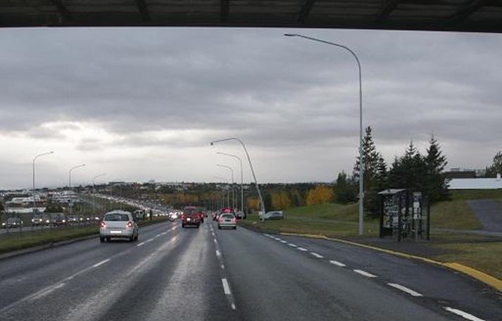 Miklubraut, þar sem áreksturinn varð.