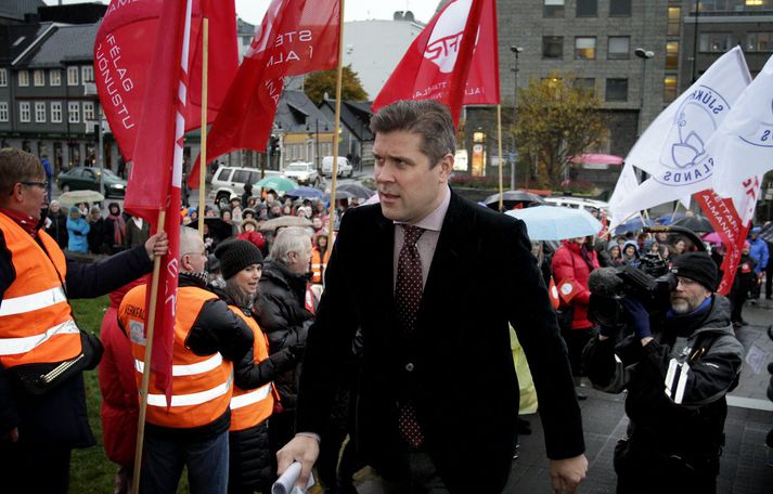 Samningar náðust í kjaradeilu sjúkraliða, SFR og lögreglumanna við ríkið á sjötta tímanum í nótt. Mikið hefur mætt á ráðherrum vegna málsins.