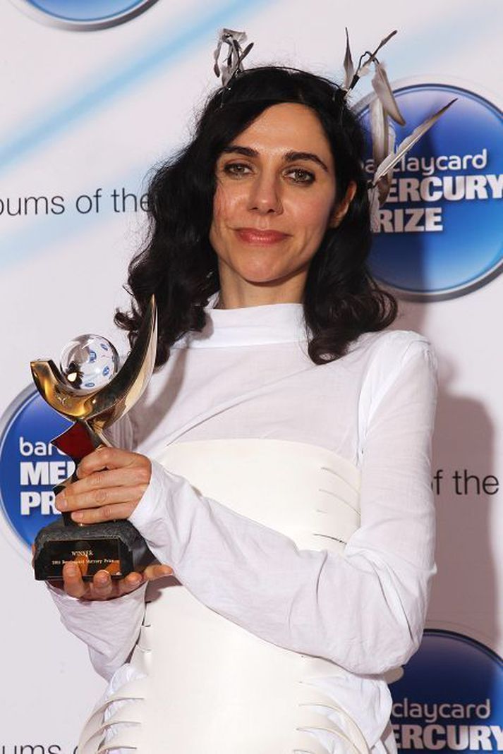 PJ Harvey tekur plötu sína upp fyrir opnum tjöldum.