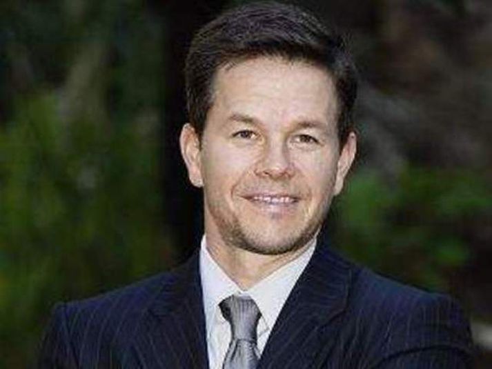 Miklar annir Hún er þéttskipuð dagskráin hjá Mark Wahlberg en hann leikur meðal annars eitt aðalhlutverkanna í The Lovely Bones eftir Peter Jackson.