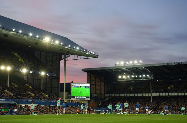 Everton v Leicester City - Premier League LIVERPOOL, ENGLAND - APRIL 20: A general view inside the stadium as the sun sets during the Premier League match between Everton and Leicester City at Goodison Park on April 20, 2022 in Liverpool, England. (Photo by Michael Regan/Getty Images)