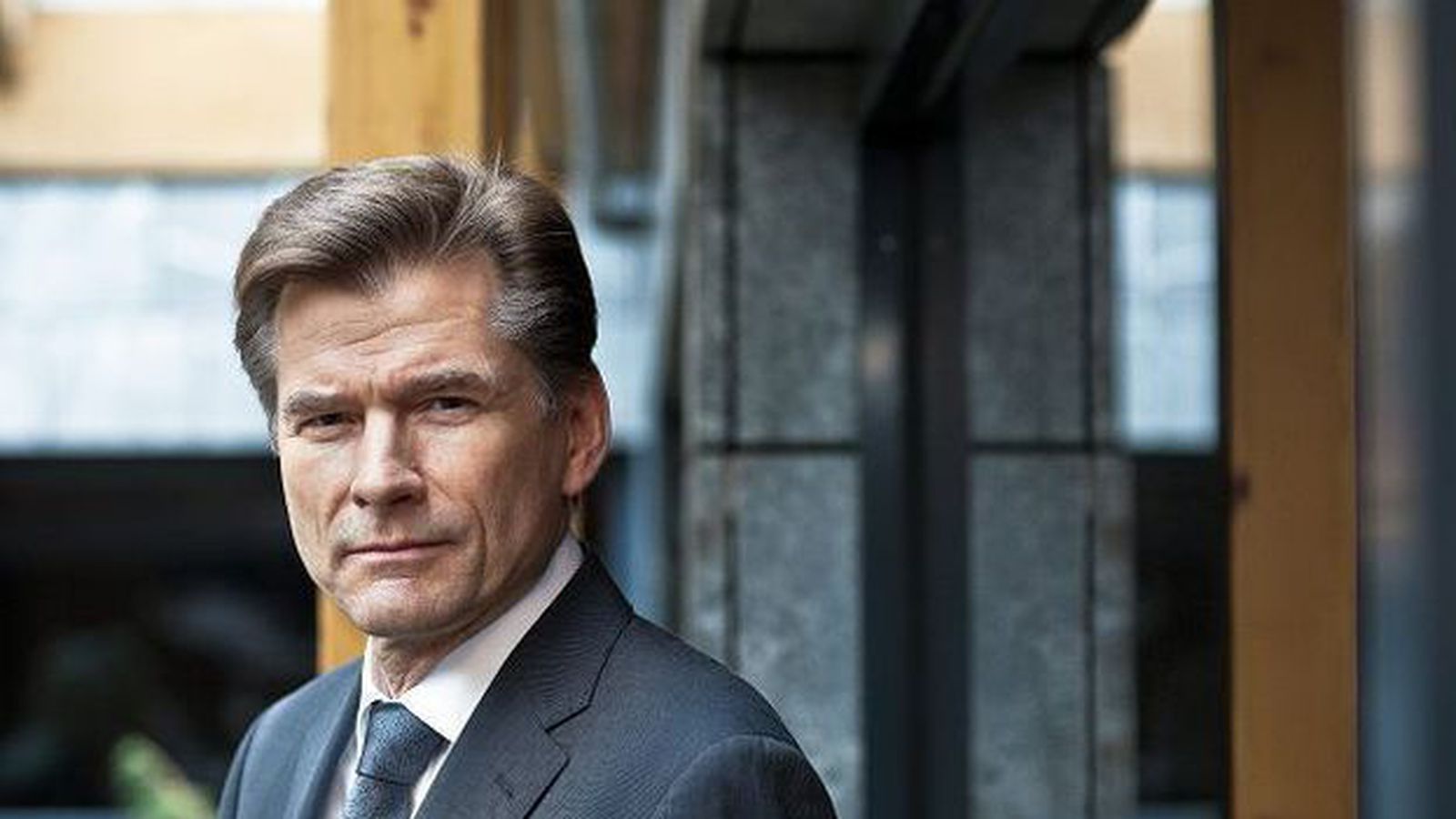 Full­veldið ekki bundið við sjálf­stæðan gjald­miðil