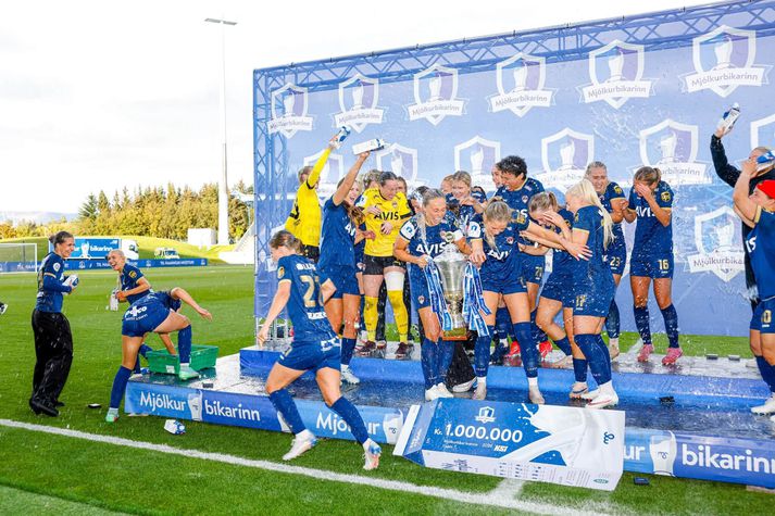 Þróttur er bikarmeistari kvenna í fyrsta sinn í sögunni.