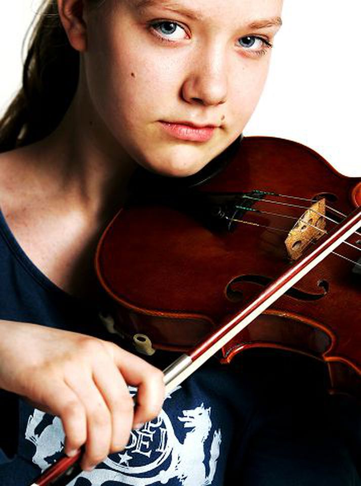 Hulda Jónsdóttir fiðluleikari
Rachel Baron Pine hreifst af fiðluleik Huldu og nú fær hún að láni dýrmæta fiðlu og fiðluboga. 