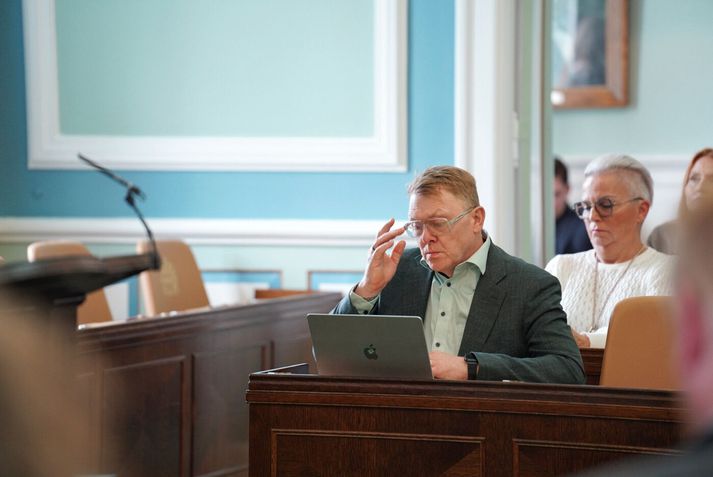 Jón Gnarr þingmaður Viðreisnar.