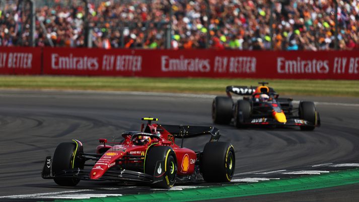 Carlos Sainz og Max Verstappen á Silverstone.