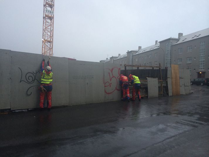 Björgunarsveitarmenn að störfum við Höfðatorg