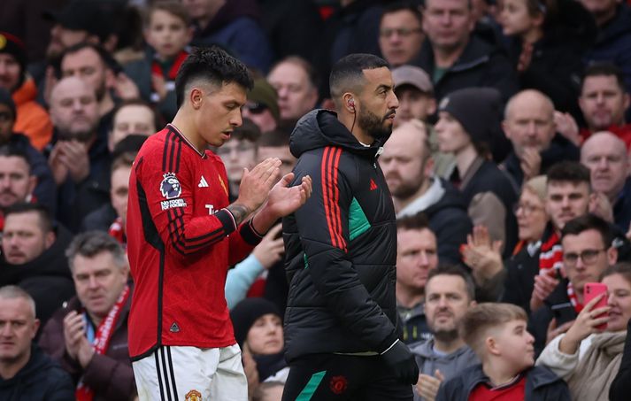 Martínez fór beint inn í klefa eftir að vera takinn af velli vegna meiðsla gegn West Ham.