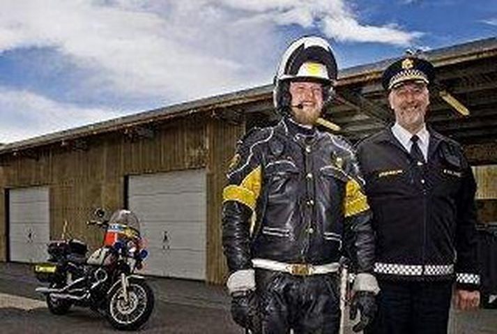 Dúni ætlar að gera allt sem í hans valdi stendur svo börn hans fari ekki í lögregluna.fréttablaðið/valli