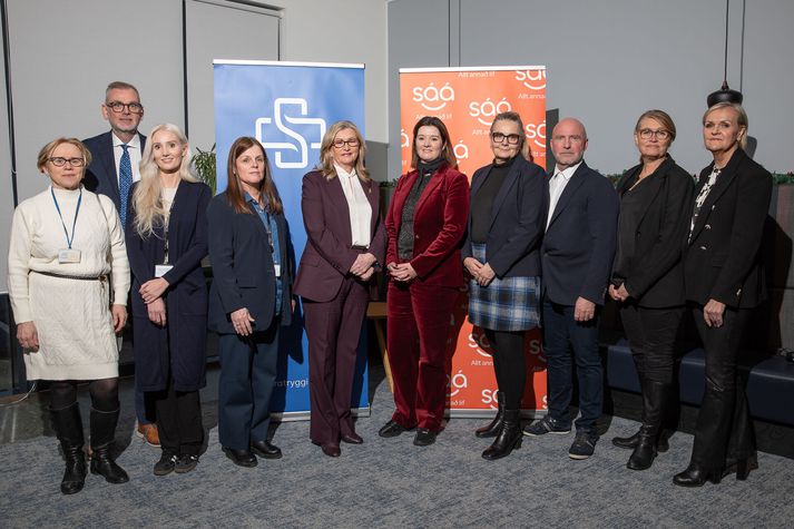 Forstjóri Sjúkratrygginga, heilbrigðisráðherra og formaður SÁÁ ásamt fleiri hagsmunaaðilum.