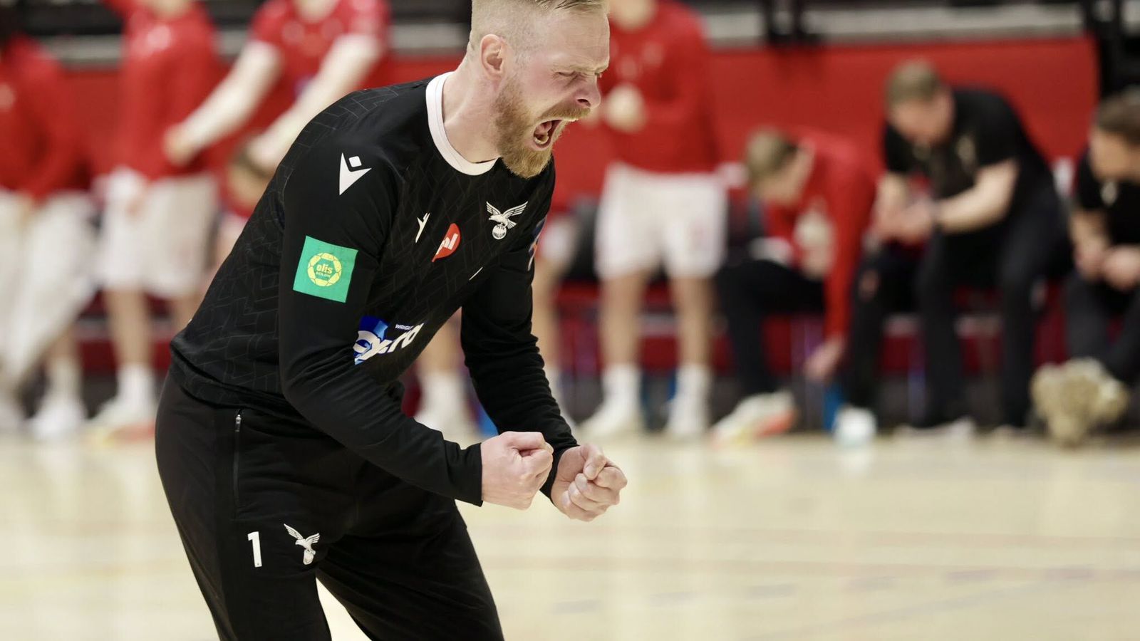 Valur - FH | Úrslitaeinvígið hefst