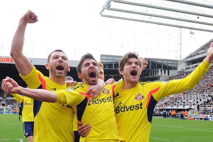 Leikmenn Sunderland fagna hér marki Borini.