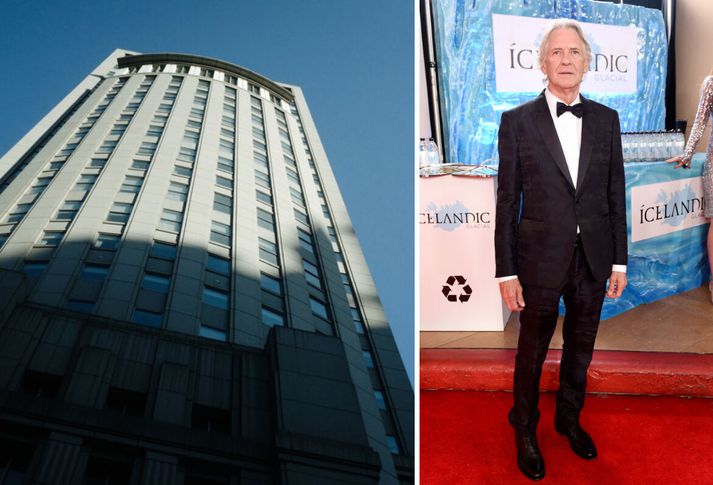 Héraðsdómstóll í New York má sjá vinstra megin, og Jón Ólafsson á Golden Globe-verðlaunahátíðinni árið 2020 vinstra megin.