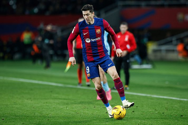 FC Barcelona Vs  CA Osasuna - La Liga EA Sports 09 Robert Lewandowski of FC Barcelona controls the ball during the La Liga EA Sports Match match between FC Barcelona v  CA Osasuna at Estadi Olimpic Lluis Companys in Barcelona, Spain, on January 31st, 2024. (Photo by Gongora/NurPhoto via Getty Images)