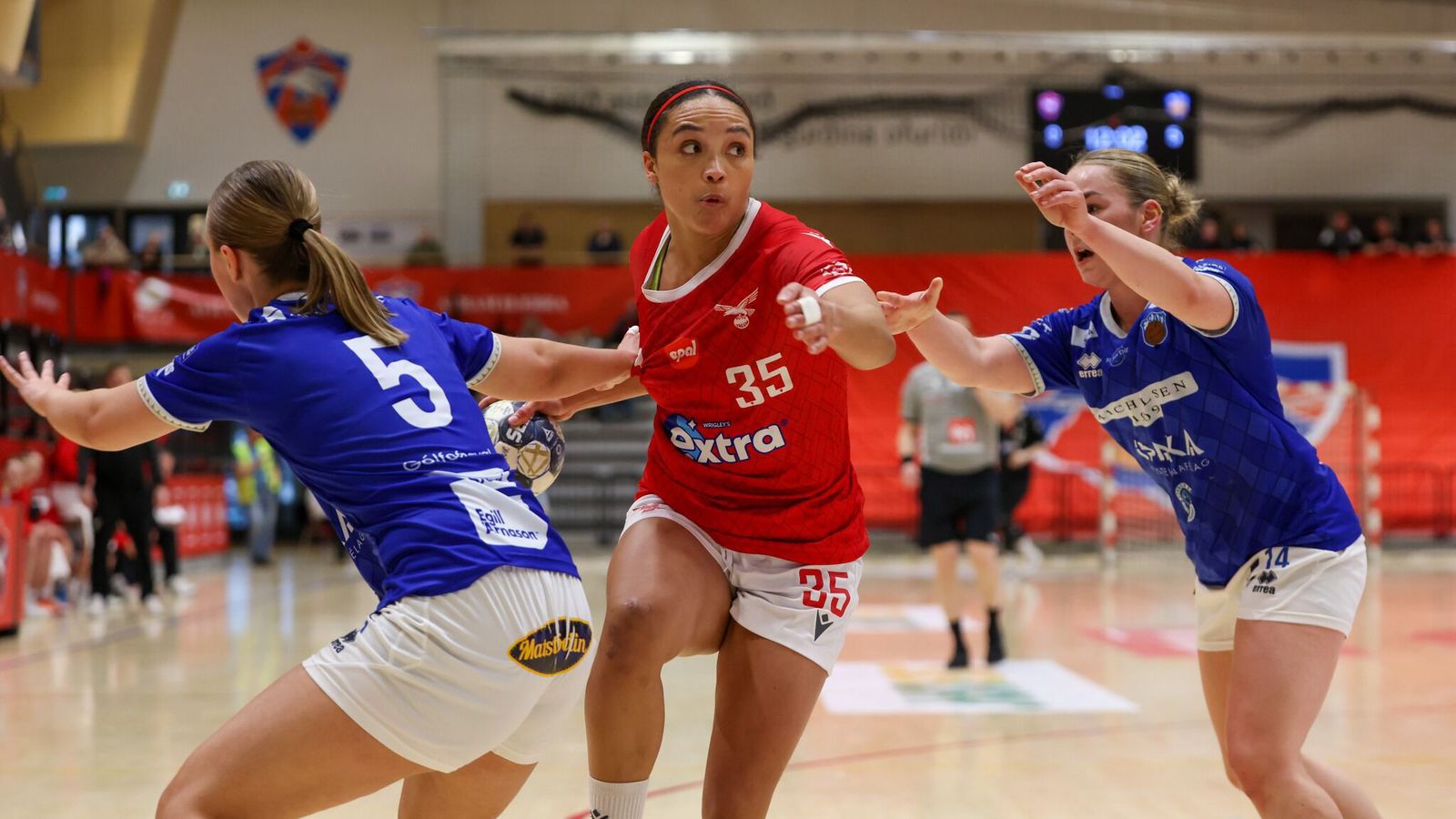 Upp­gjörið: ÍBV 23-25 Valur | Vals­konur einum sigri frá Ís­lands­meistara­titli