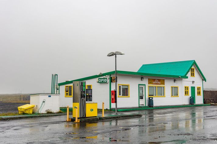 Hægt hefur verið að kaupa bensín við Litlu kaffistofuna undanfarna áratugi.