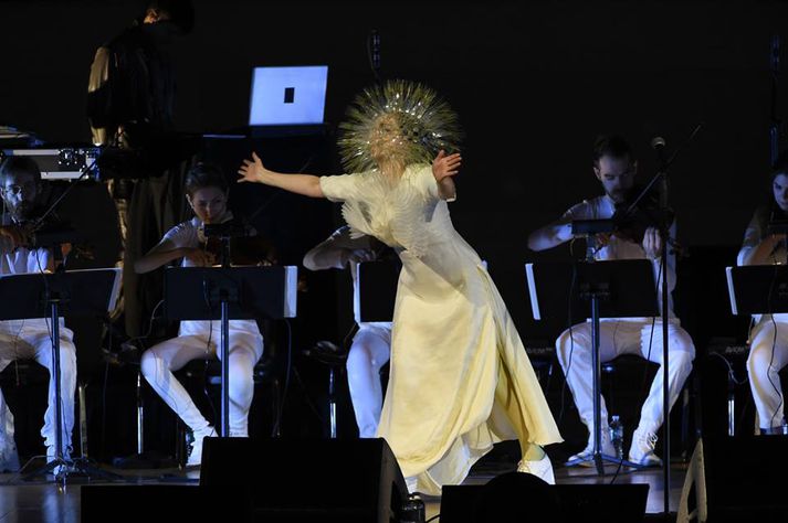 Björk á tónleikunum í Carnegie Hall.