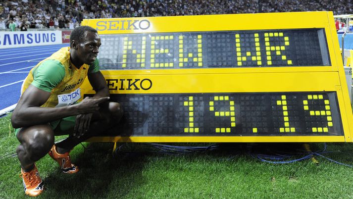 Usain Bolt á heimsmetin í 100 og 200 metra hlaupum.
