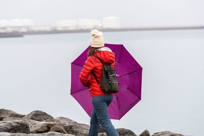 Veðurstofan fyrir ráð fyrir að það hlýni í veðri, og hiti verði á bilinu tvö til átta stig seinnipartinn.