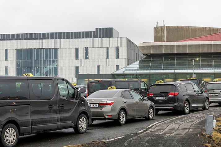 Leigubílaröðin við Leifsstöð hefur valdið talsverðum deilum undanfarið.