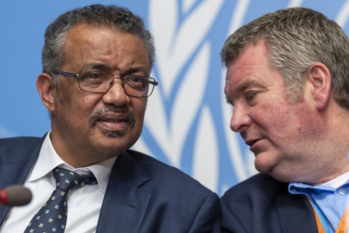 Tedros Adhanom Ghebreyesus og Michael Ryan á blaðamannafundi í dag.