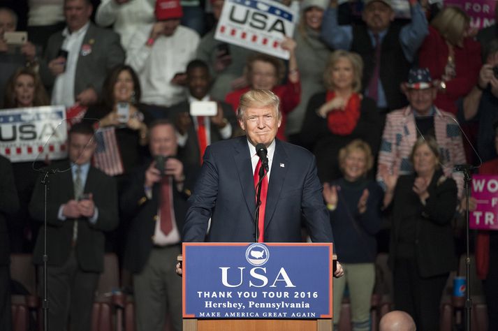 Trump þakkar kjósendum sínum í Pennsylvaníu.