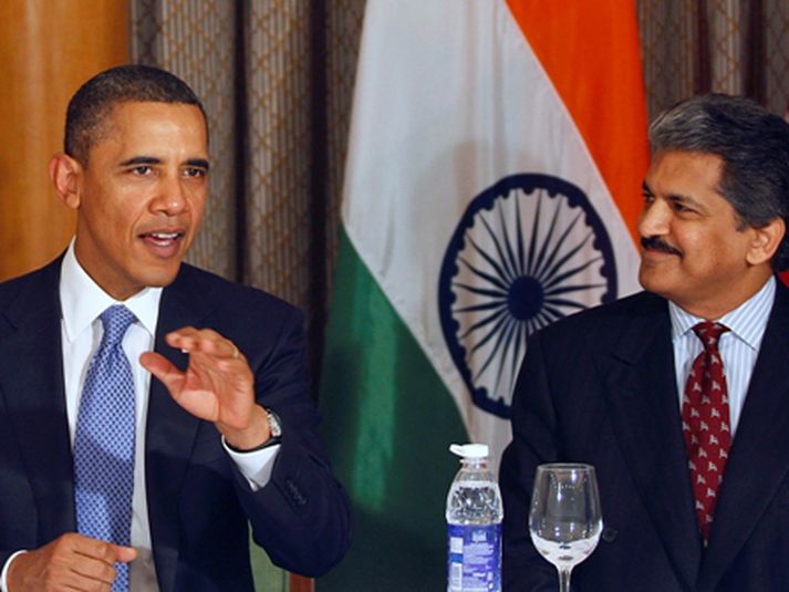 Obama ræðir við fréttamenn í Mumbai fyrr í dag.