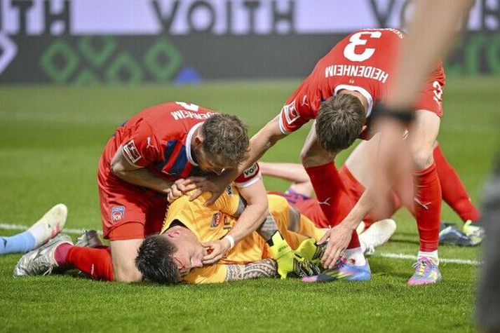 Kevin Müller fékk harkalegt höfuðhögg og heilahristing en náði fljótt meðvitund og er sagður á batavegi. 