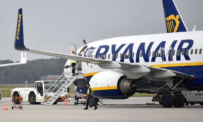 Ryanair hafði pantað 28 Boeing 737 Max-vélar áður en þær voru kyrrsettar. Tafir verða á afhendingu þeirra og því þarf félagið að fækka ferðum næsta sumar.