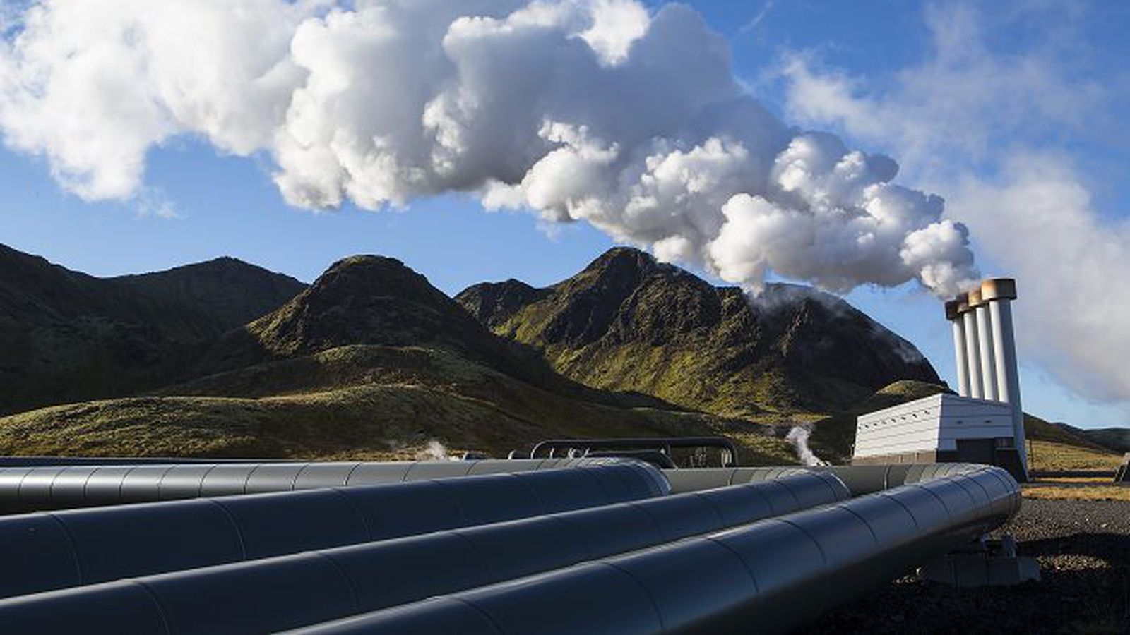 Geothermal energy. Геотермальная энергия Филиппины станция. Геотермальная Энергетика в Италии. ГЕОТЭС Менделеевская Кунашир. Исландия геотермальные электростанции.