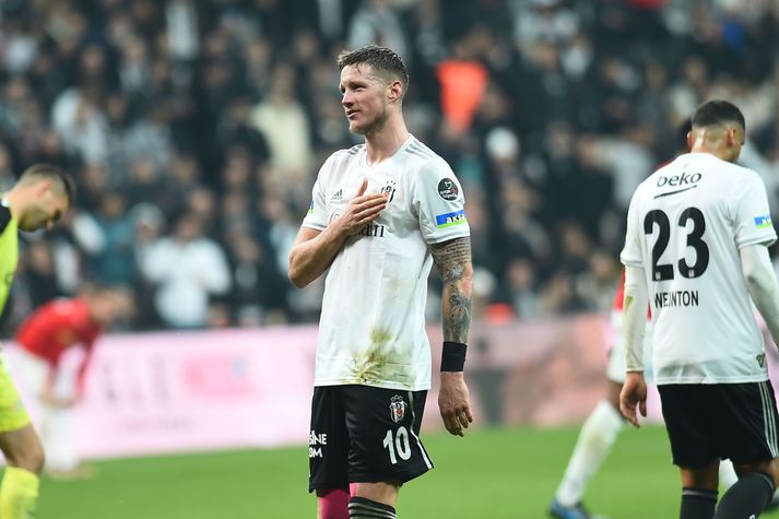 Wout Weghorst vill fara til United en fyrst þarf Besiktas að samþykkja að rifta lánssamningi við Burnley.