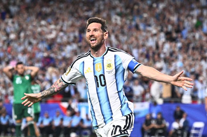Messi fagnar marki í nótt