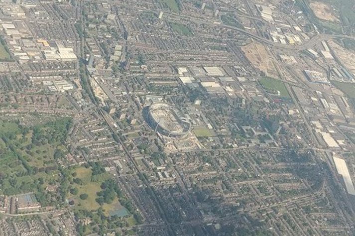 Það á enn eftir að gera mikið.Loftmynd af nýja Tottenham-leikvanginum sem var tekin í maí.