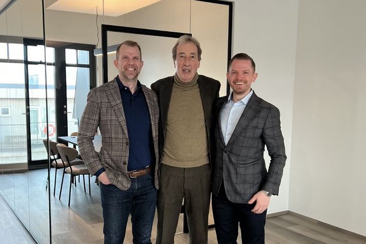 Frá vinstri: Tómas Eiríksson, stofnandi Lagavita, Markús Sigurbjörnsson, fyrrverandi forseti Hæstaréttar, Jóhannes Eiríksson, stofnandi og framkvæmdastjóri Lagavita.  