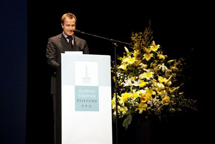 Andri Snær tók við verðlaununum í gær.