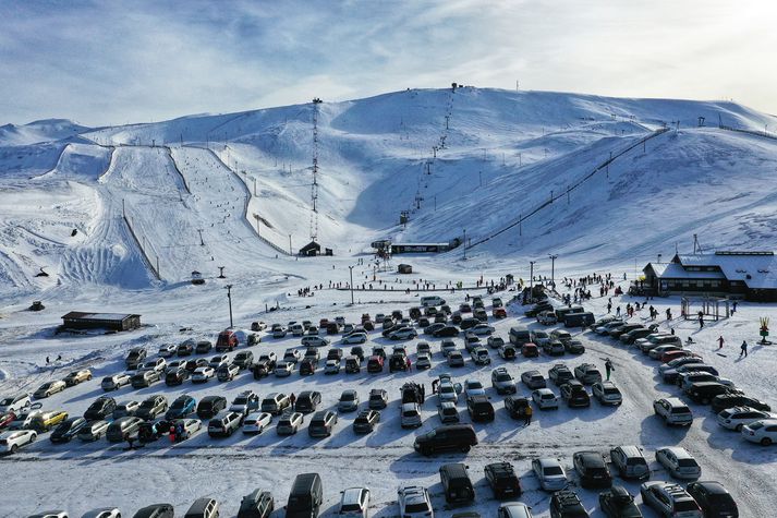 Arndís varaði við því að fyrirhuguð uppbygging á skíðasvæðinu í Bláfjöllum ógni vatnsbólum höfuðborgarsvæðisins ef slys verður á bágbornum Bláfjallalvegi.