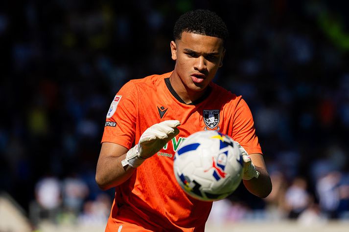 Pierce Charles í leik með Sheffield Wednesday í apríl.    