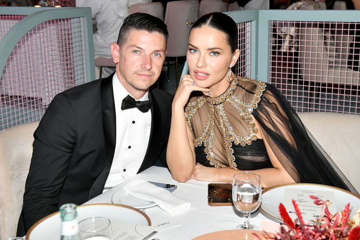 Andre Lemmers og Adriana Lima eiga von á sínu fyrsta barni saman.