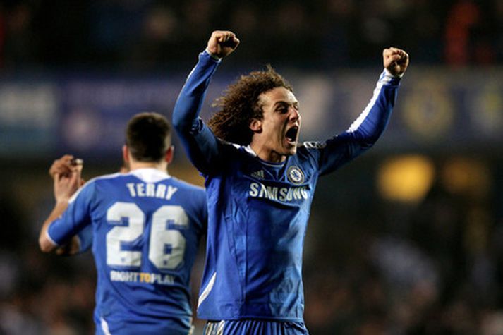 Hinn hárprúði varnarmaður Chelsea, David Luiz, telur að eigandi liðsins, Rússinn Roman Abramovich, hafi hlaupið aðeins á sig.