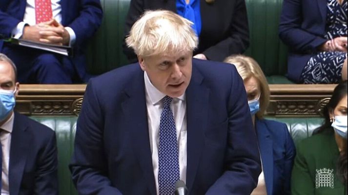 Boris Johnson sagðist ekki hafa gert sér grein fyrir að hann væri staddur í „veislu“ í maí 2020 þegar hann svaraði spurningum breskra þingmanna fyrr í dag.