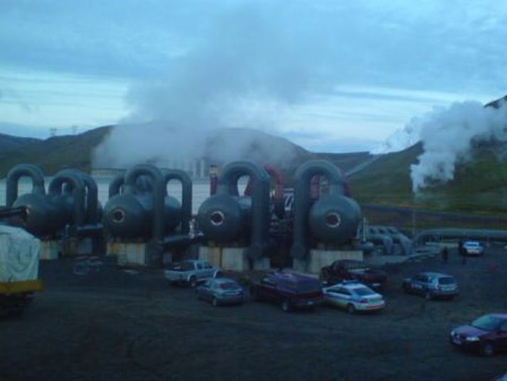 Frá slysstað við Hellisheiðarvirkjun þar sem tveir menn létust þegar þeir lokuðust inn í súrefnislausu rými. MYND/Einar