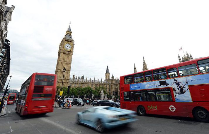 Allir með strætó Forsvarsmenn Ólympíuleikanna í London hafa stytt setningarathöfn leikanna til að allir komist heim með almenningssamgöngum. NordicPhotos/AFP
