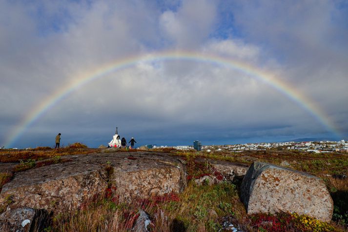 Það verður ágætis veður í dag en von er á haustlægð á morgun.