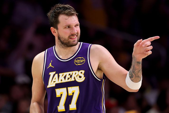 Luka Doncic er ekki aðeins gjaldgengur í öll einstaklingsverðlaun tímabilsins heldur á líka enn möguleika á því að fá stærsta mögulega samning í boði í NBA.