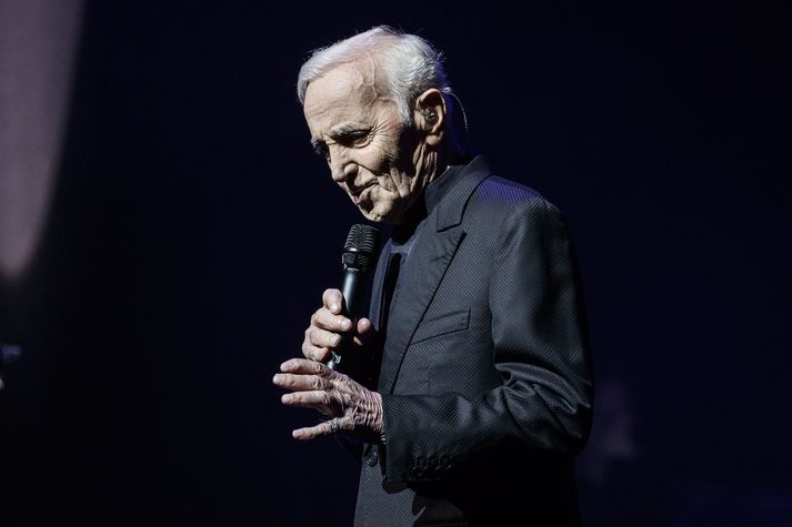 Charles Aznavour á tónleikum í Barcelona í apríl síðastliðinn.