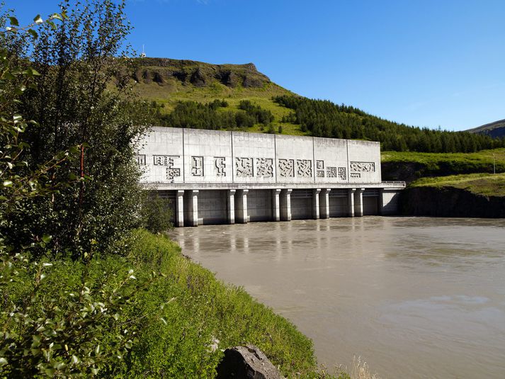 Að mati ESA geta ábyrgðirnar á afleiðusamningum Landsvirkjunar leitt til efnahagslegs ávinnings fyrir fyrirtækið og því virðast þær ekki vera í samræmi við EES-reglur.