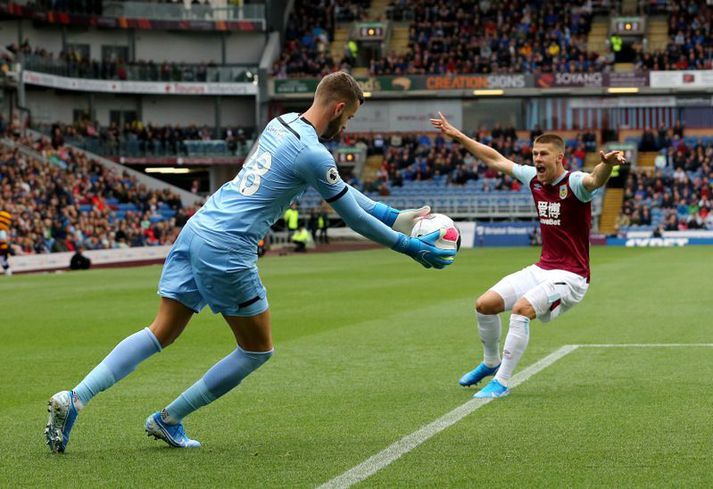 Jóhann Berg Guðmundsson í leik með Burnley í ensku úrvalsdeildinni.