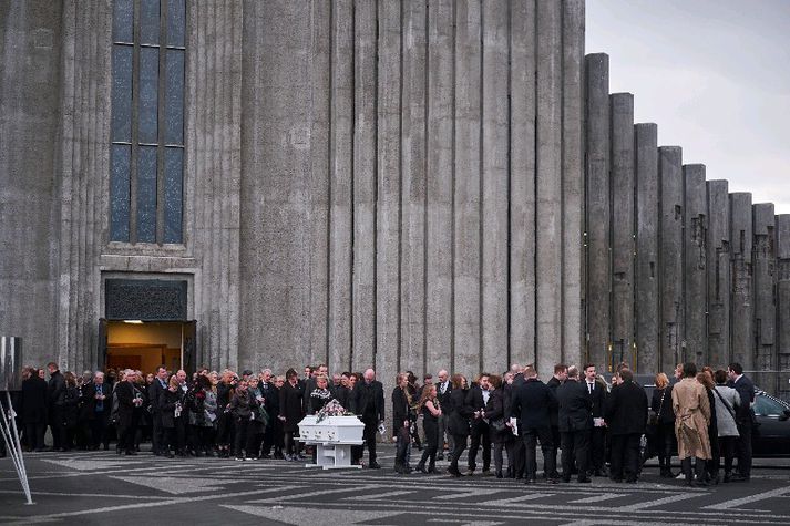 Fjölmargir voru viðstaddir útför Birnu.