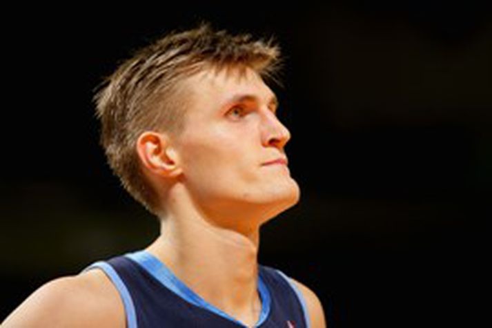 Stórleikur Andrei Kirilenko dugði skammt gegn Sacramento í nótt, en lið Utah er nánast búið að missa af lestinni í Vesturdeildinni