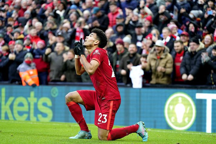 Luis Diaz fagnar hér sínu fyrsta marki fyrir Liverpool sem kom á móti Norwich City.